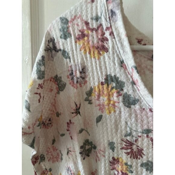 Lane Bryant women’s size 18/20 floral shirt - Picture 3 of 7